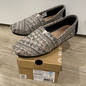 TOMS Classic Black Taupe Printed Wool Women Slip On Shoes Size 9